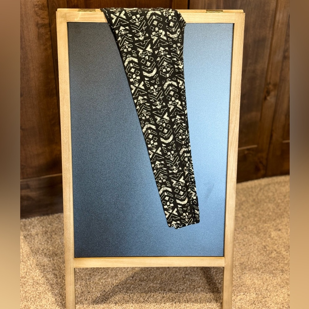 NWOT LuLaRoe leggings OS